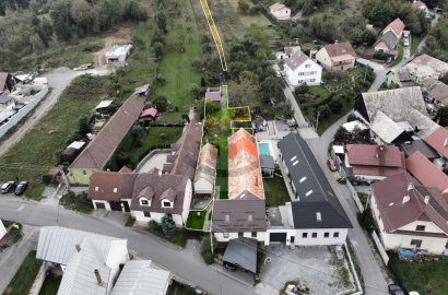 Na predaj dva rodinné domy, 11. marca, Zvolen - Môťová