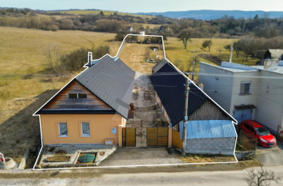2 DOMY NA 3000m2 - Na skok do Zvolena