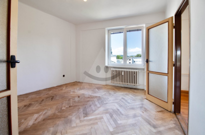 Spacious Three-Room Apartment with Garage in Prime Zvolen Location